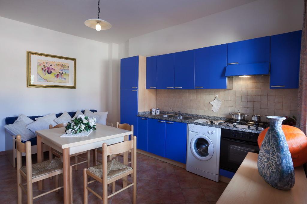 Appartamenti Le Ginestre E Gli Oleandri Cala Liberotto Quarto foto