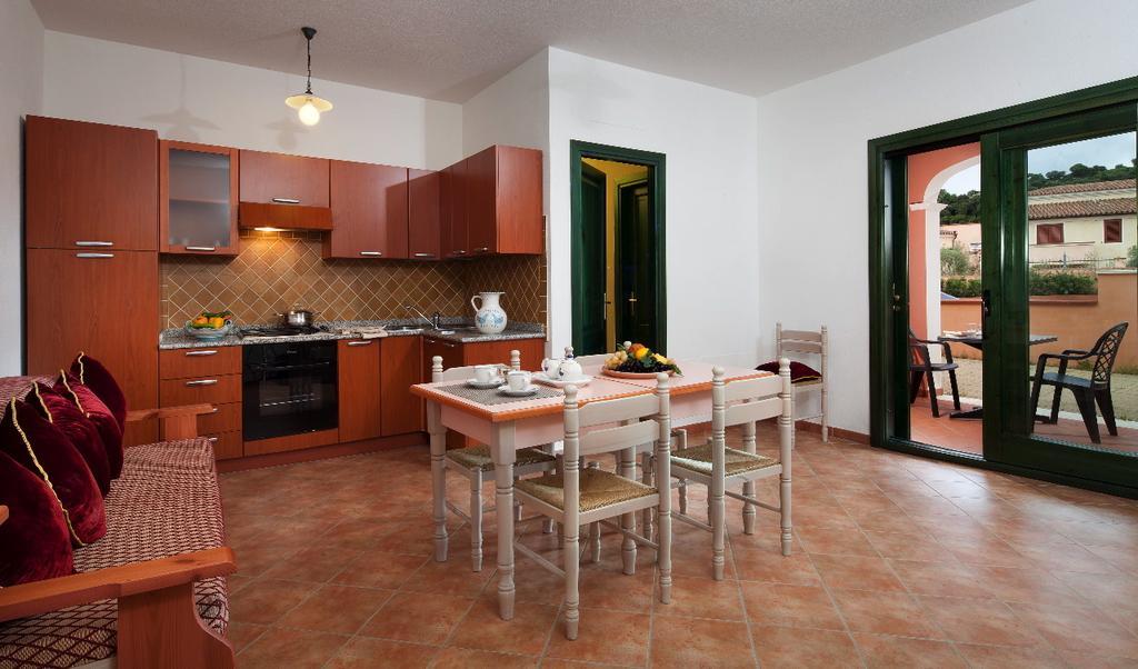 Appartamenti Le Ginestre E Gli Oleandri Cala Liberotto Quarto foto