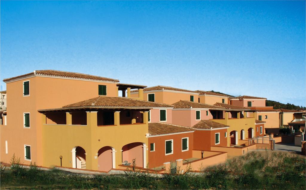 Appartamenti Le Ginestre E Gli Oleandri Cala Liberotto Exterior foto